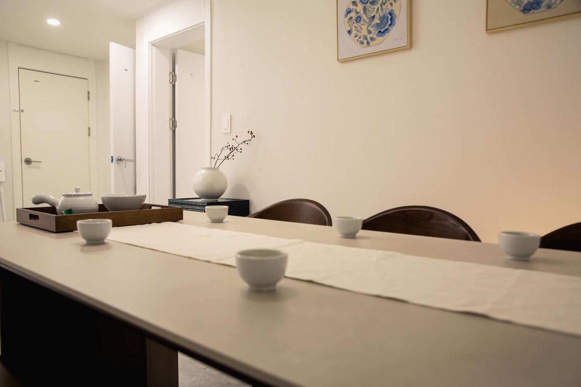 Apartment 3br 2bath 5bed For Big Group 1f Seoul